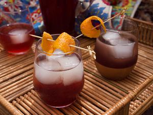 20150629-SparklingPomegranateCocktail-cocktails2-Elana-Lepkowski.jpg