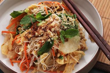 20150201-yuba-noodle-vietnamese-salad-14.jpg