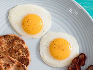 20171009-egg-breakfast-recipes-roundup-02