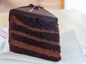 20131010 dark-knight-cake.jpg