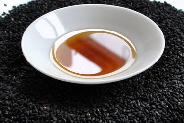 20110217-136931-black-sesame-seeds-big.jpg