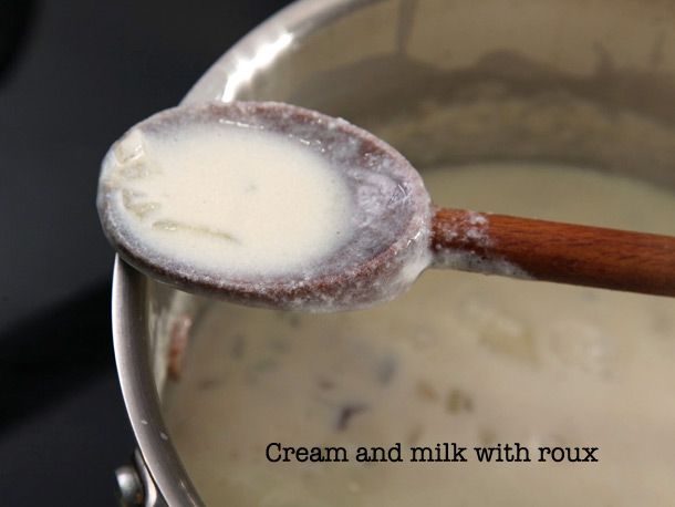 用奶油、牛奶和少量面粉糊制成的杂烩汤，质地略碎