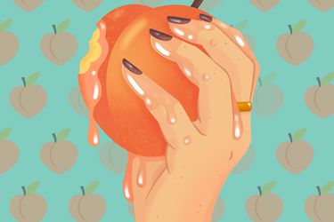 一只手拿着被咬烂的桃子的插图