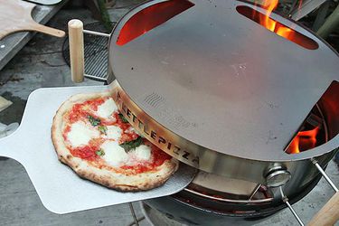 20130926-kettle-pizza-baking-steel-new-06.jpg