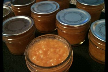 Jam jars full of white sugar-free Spiced Vanilla Pear Jam