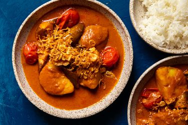 Gaeng Garee Makheua Yao (Thai Yellow Curry with Eggplant)