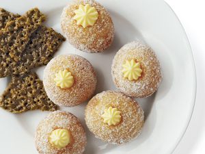 20130816-bakethebook-bomboloni.jpg