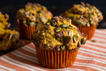 20160930-pumpkin-streusel-muffins-vicky-wasik-2.jpg