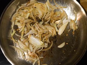 20140915-garlic-onions-high-heat-big-pan-195006.jpg