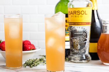 20160714-pisco-strawberry-punch-vicky-wasik-1.jpg