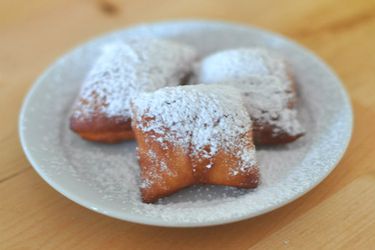 20130207-239976-beignets.jpg