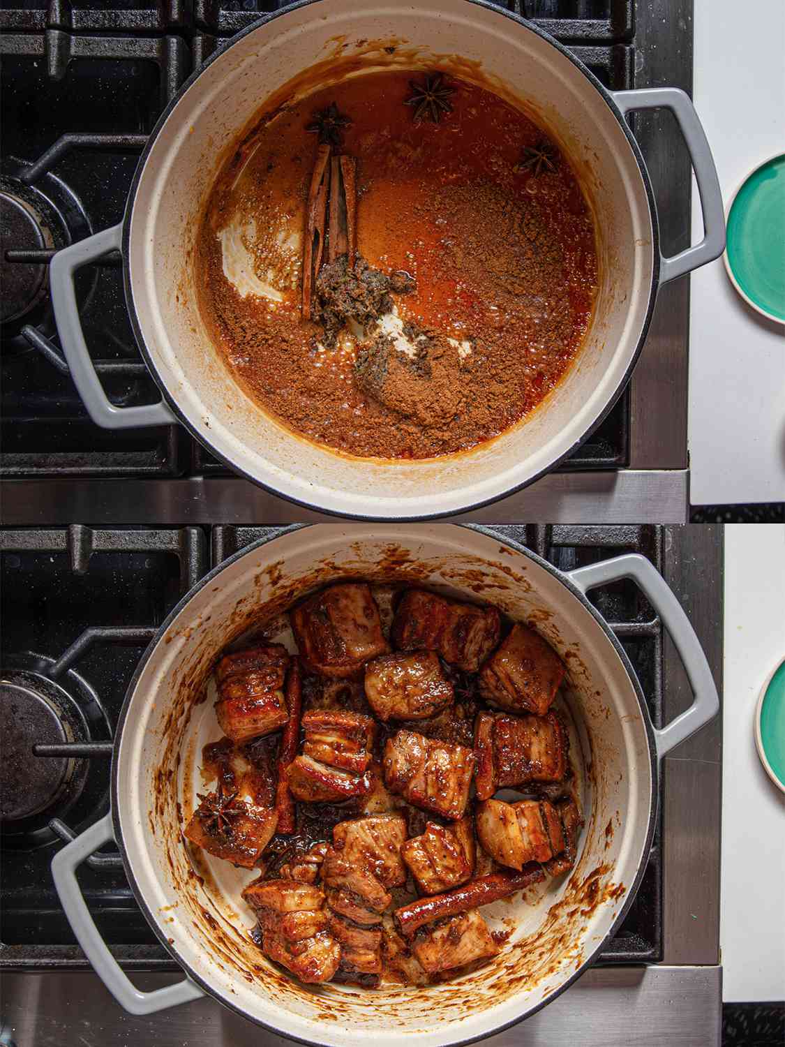 两个图像拼贴。上图:加入荷兰烤箱的肉桂和香料。底部:将五花肉放入锅中，盖上混合料