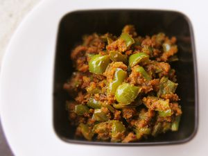 20120527 -辣椒个sabji -贝尔-胡椒和鹰嘴豆面粉fry.jpg——搅拌