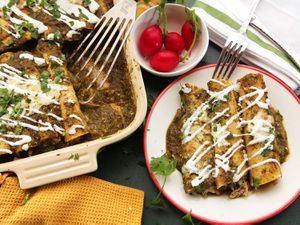 20141204-chicken-enchilada-verde-food-lab-recipe-26.jpg