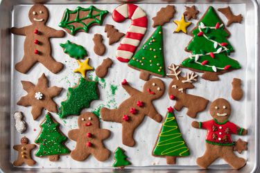 20181126-gingerbread-cookies-vicky-wasik-47