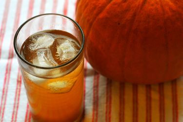 20141110-thanksgiving-cocktails-michael-dietsch-10.jpg