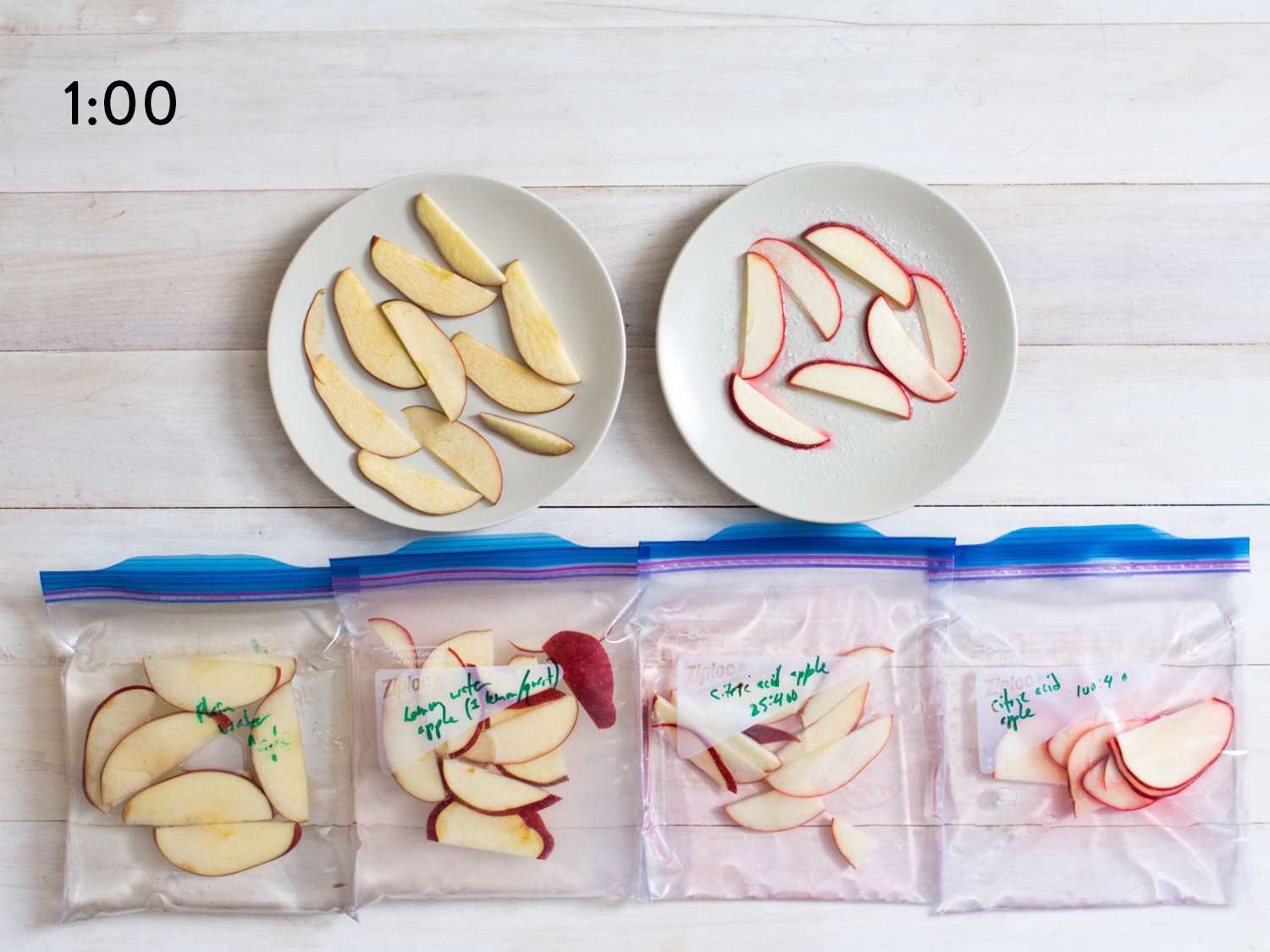 Comparison of bags of cut apples after 1 minute.