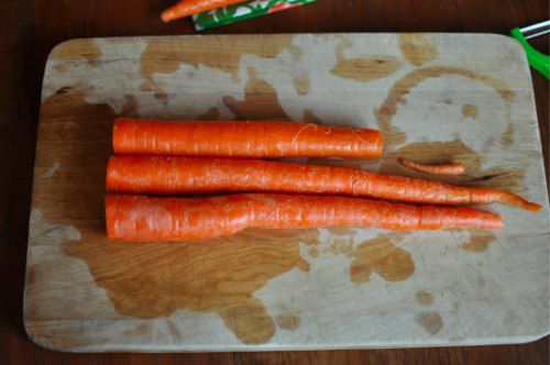 20120305-195949-trimming-carrots.jpg