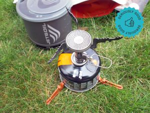 jetboil stash with pot and bag of freeze dried food in background
