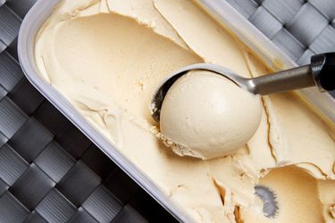 20120907-peanut-honey-ice-cream.jpg