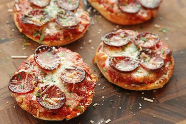 20131020-english-muffin-pizza-16-final.jpg