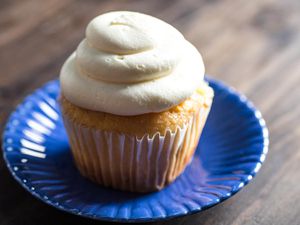 20170627-cream-cheese-frosting-vicky-wasik-9.jpg