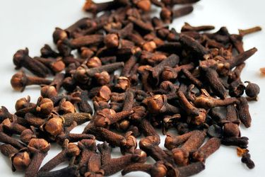 20110209-136748-cloves-clove-big.jpg