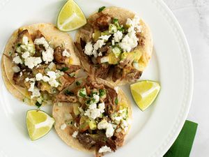 No-Waste Tacos de Carnitas With Salsa Verde