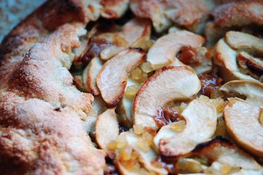 20111027-127677-Caramel-Apple-Galette-PRIMARY.jpg