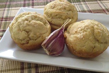 201200710-213581-GFTues-GarlicMuffins.jpg