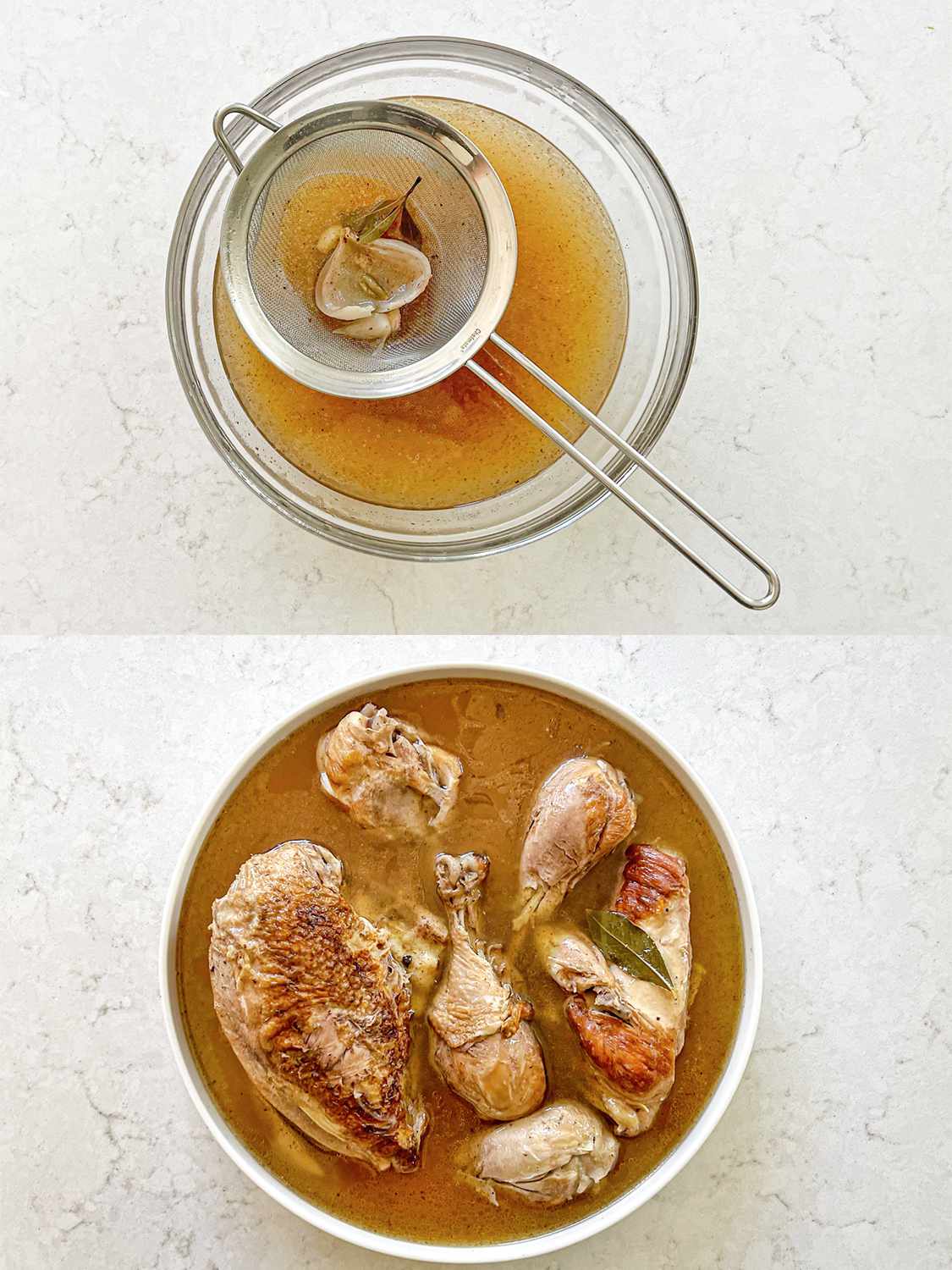 用筛子将肉汤滤入一个大玻璃碗中。