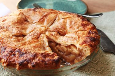 20151124-gooey-apple-pie-recipe-40-thumb-1500xauto-428089.jpg