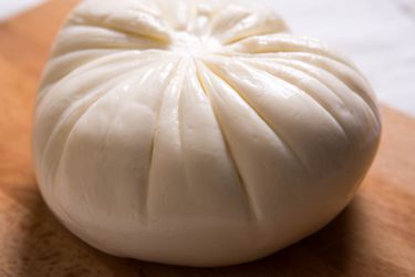 20140819-cheese101-imported-mozzarella-2.jpg