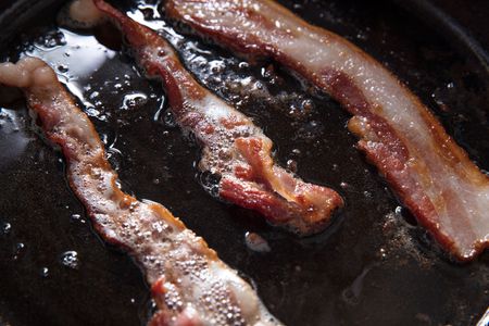 20190306-best-way-to-cook-bacon-vicky-wasik-cast-iron3