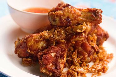 20120314-197278-thai-deep-fried-chicken-primary.jpg