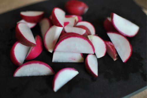 2011102-173352-sliced-radishes.jpg