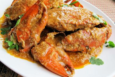 一盘新加坡辣子蟹。