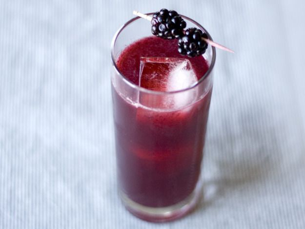 20140712-blackberry-gin-tonic-kelly-carambula.jpg