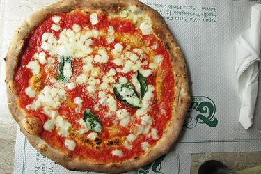 20121002-napoli-pizza-tour-18.jpg