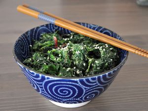 20111101-seriousentertaining-japanesehomecooking-spinach.JPG