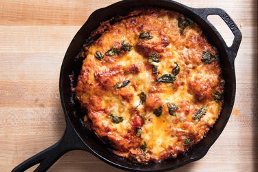 cast iron pan pizza