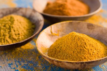 curry-powder-shutterstock_92670397.jpg