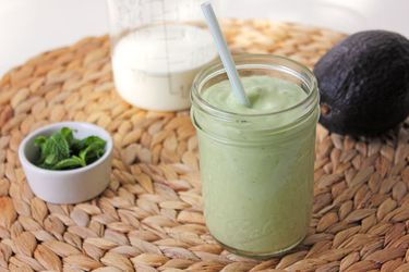 20130330-246496-avocado-kefir-smoothie-3.jpg