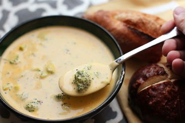 20161008-broccoli-cheddar-soup-25.jpg