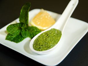 20130227-242594-mint-pesto.jpg