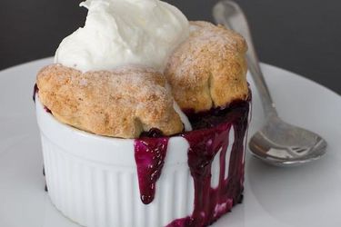 20110620-158015-sweettech-blueberry-cobbler-recipe.jpg