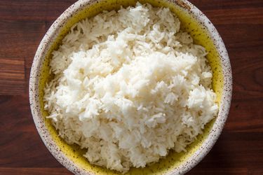 A bowl of cooked long-grain white rice.