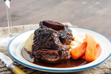 20191104-red-wine-braised-short-ribs-vicky-wasik-21
