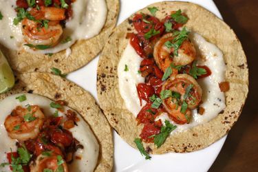 Shrimp and grits tacos