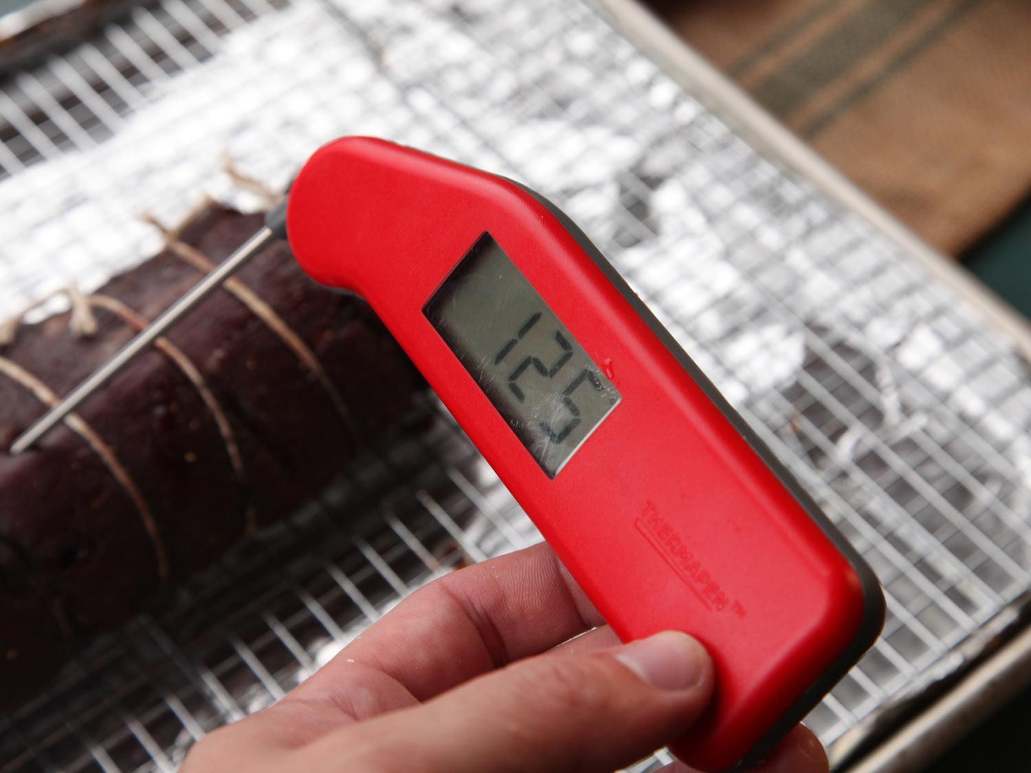 一个温度计显示，在X床上有一份热量级的热量级